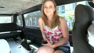 Bang Bus - 455 街头性感吊带美少女 